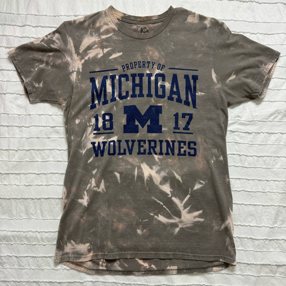 Michigan Wolverines Graphic tee | bleach dyed
